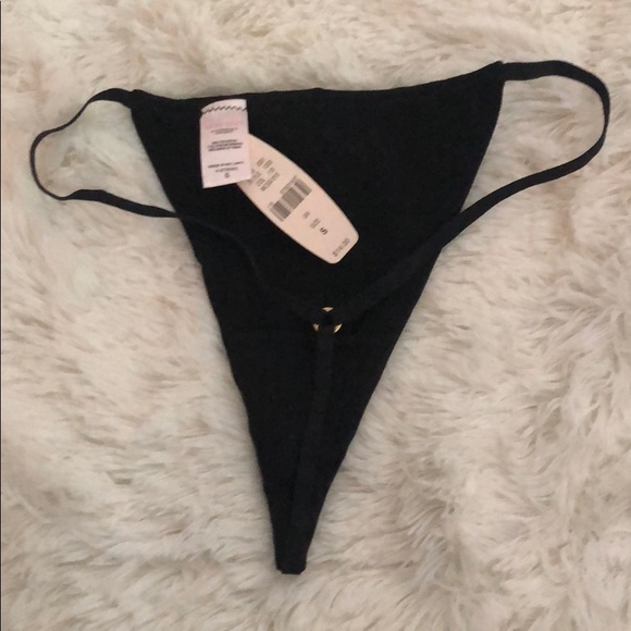 Victoria’s Secret string thong - Picture 3 of 3